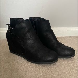 SO Wedge Booties, 7 Womens, Black